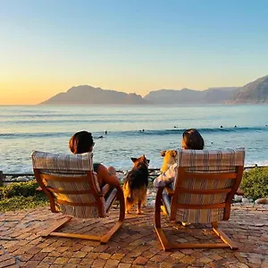 Family & Pet Friendly Beach House, Kommetjie Holiday home